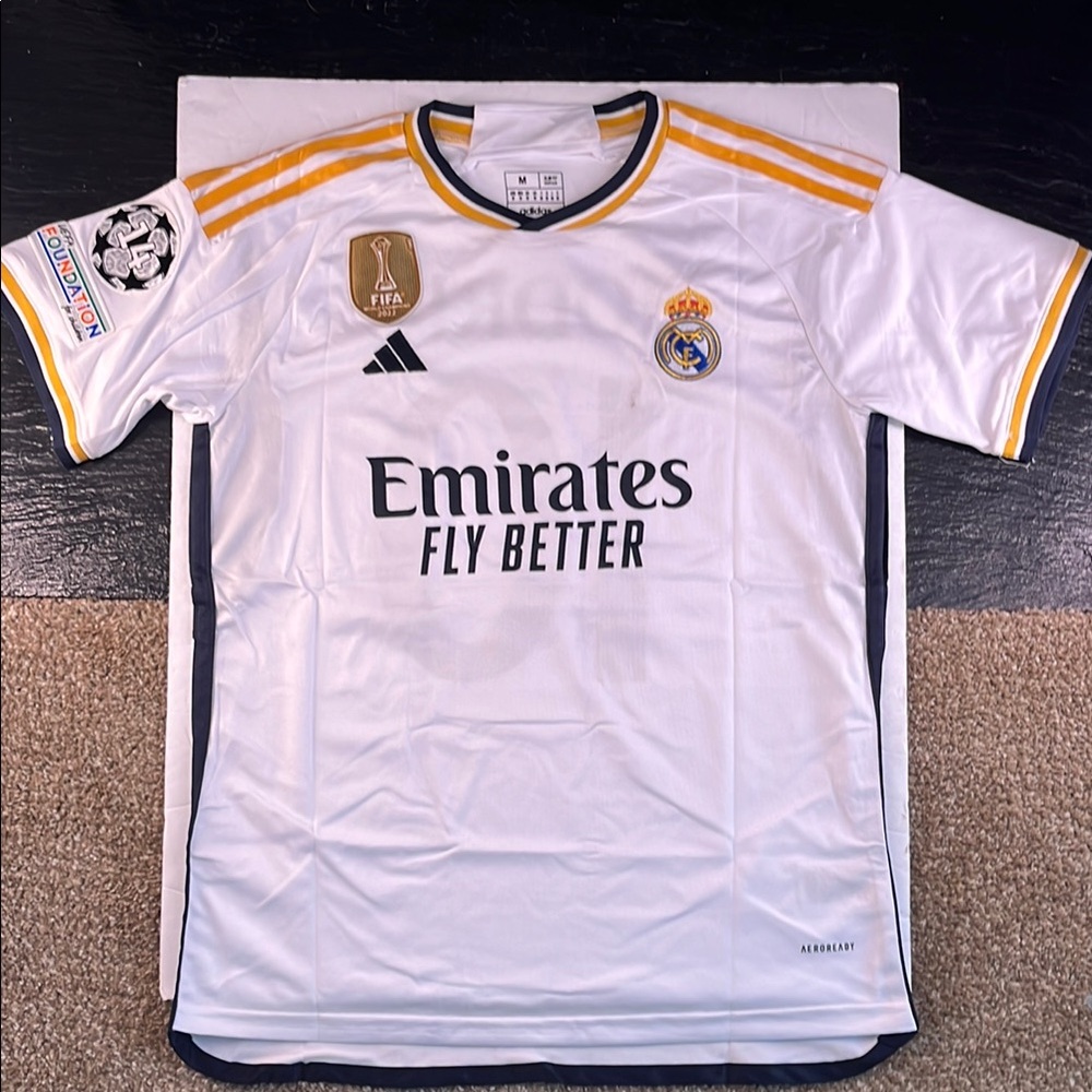 Real Madrid White Home Jersey - Luka Modrić - Men’s Size Medium Slim